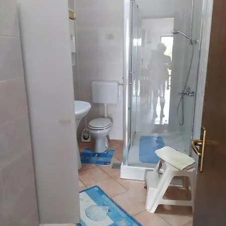 Ana Schon Apartment Cres